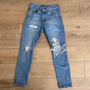 Levi’s 501 skinny size 27x30 Distressed Blue Denim Jeans